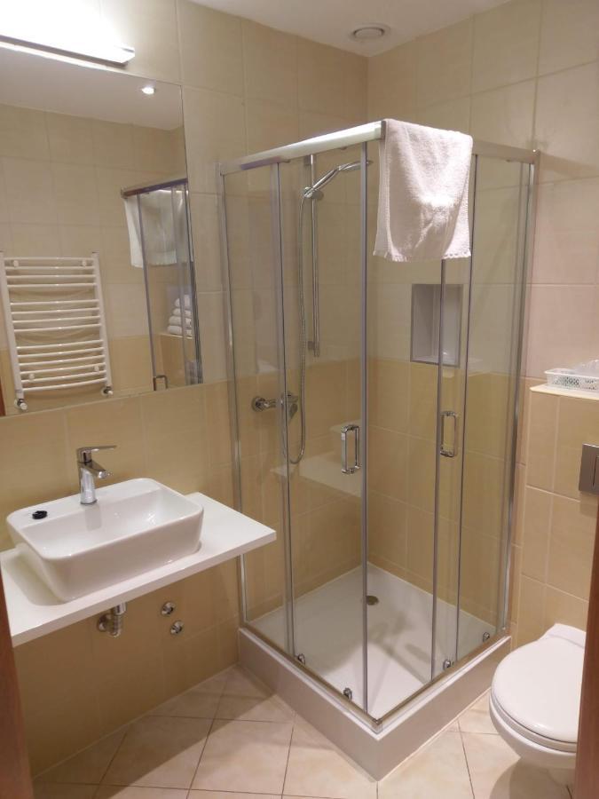 Hotel Astra Dąbrowa Górnicza Eksteriør billede